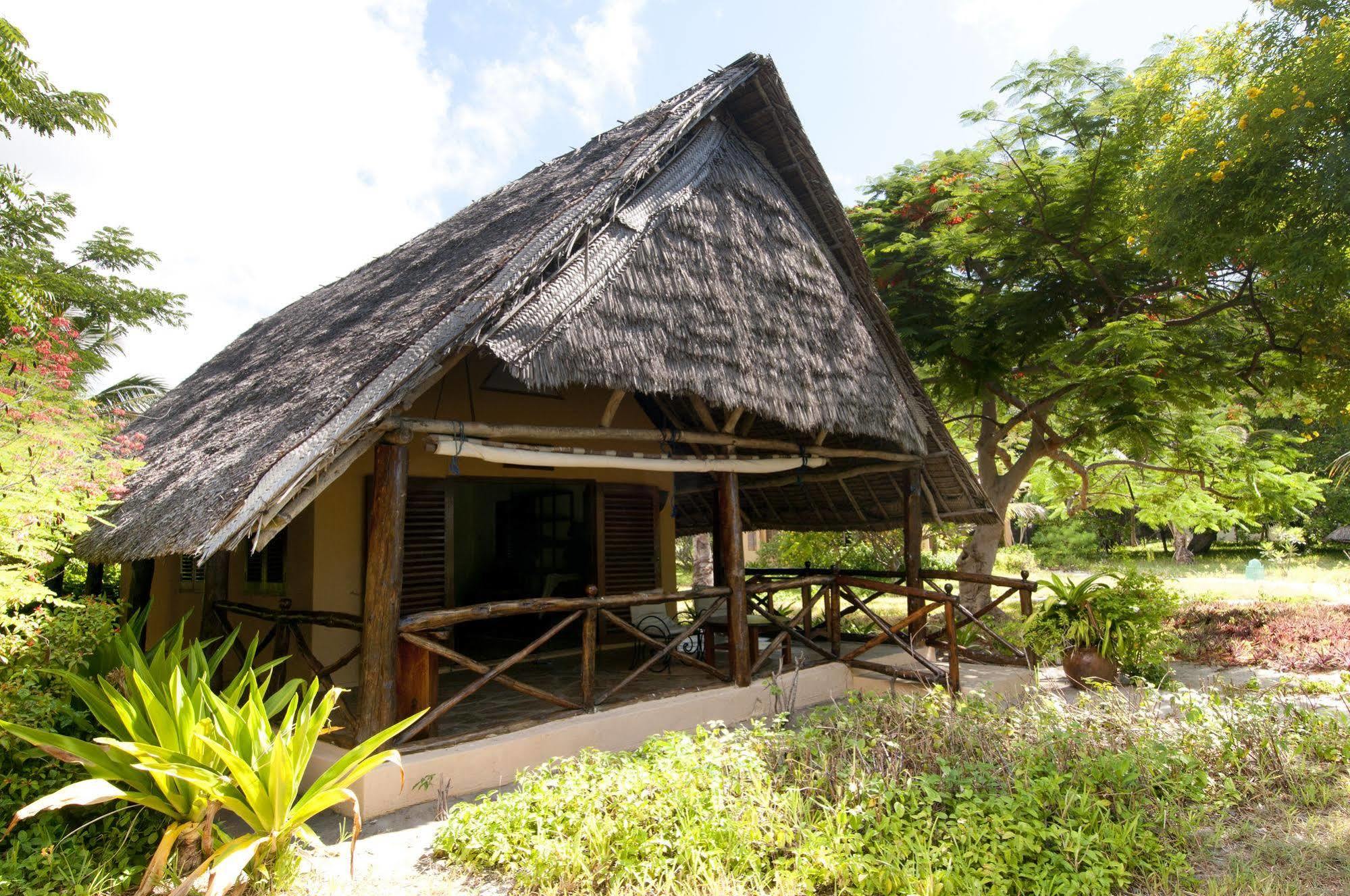 Kinasi Lodge Utende Экстерьер фото