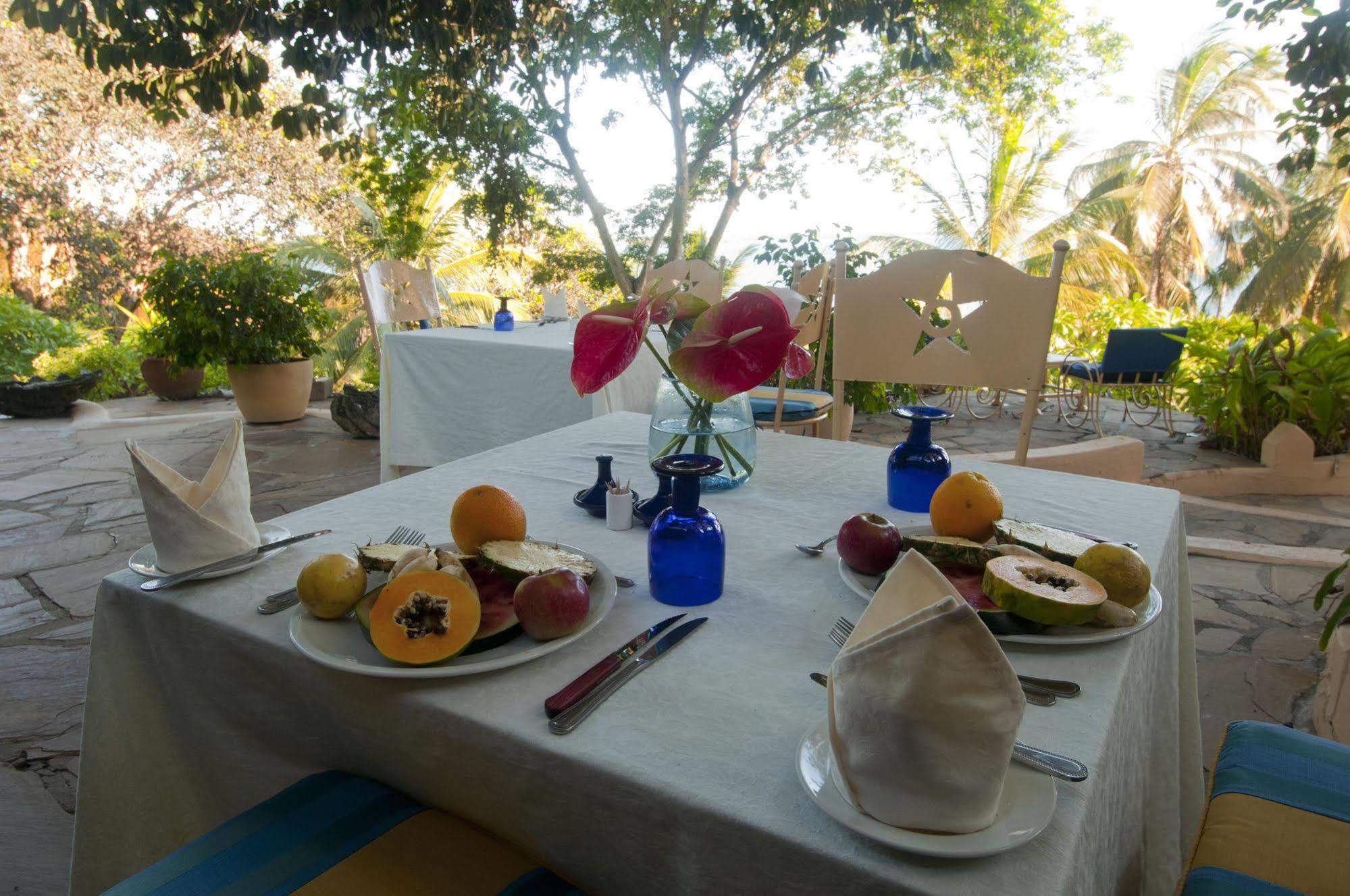 Kinasi Lodge Utende Экстерьер фото