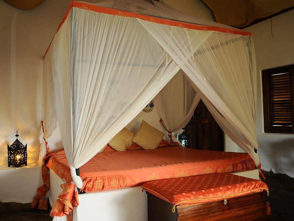 Kinasi Lodge Utende Экстерьер фото
