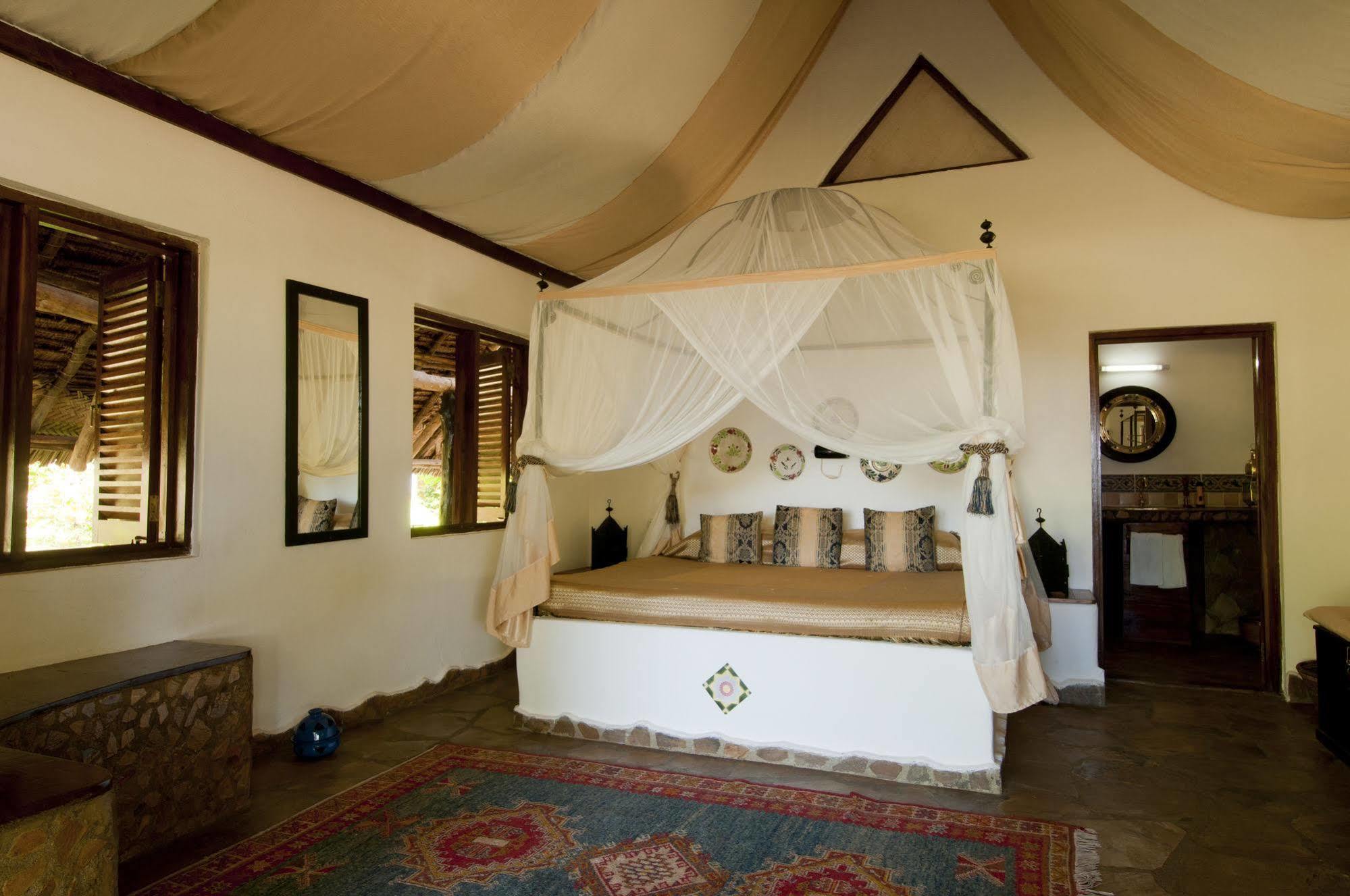 Kinasi Lodge Utende Экстерьер фото